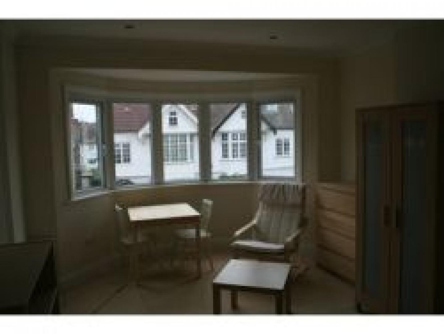 			Studio Apartment, 1 bath, 1 reception Flat			 Wentworth Road, GOLDERS GREEN NW11